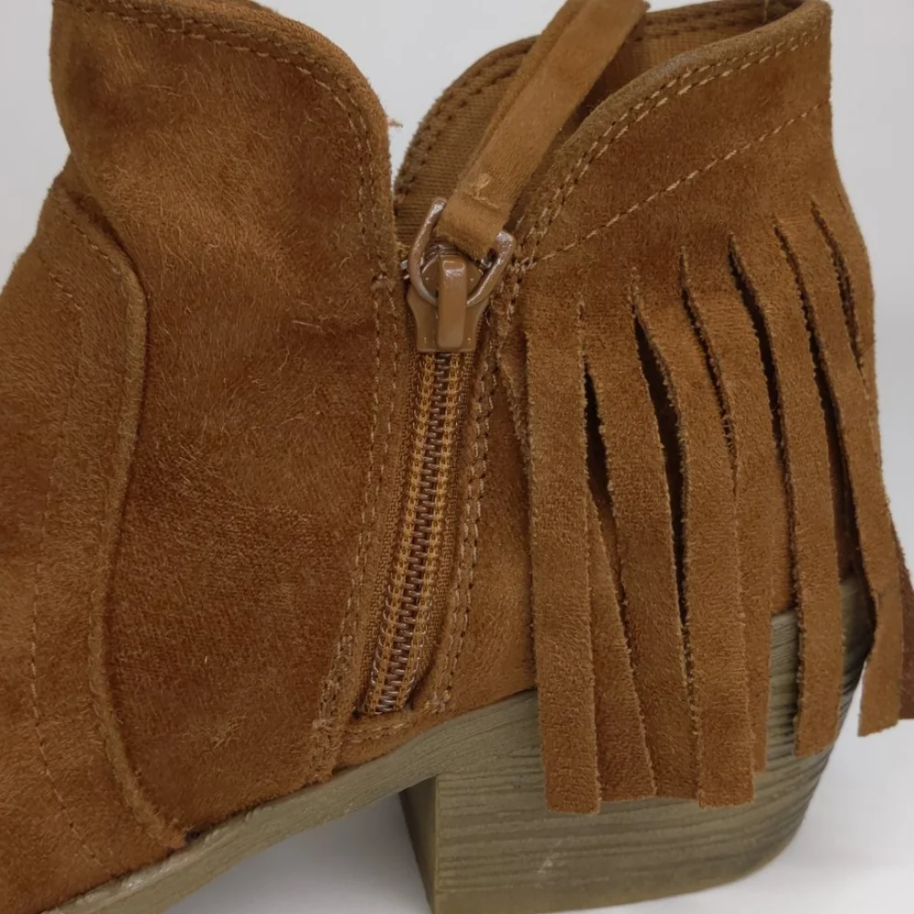 Sey Esteem Fringe Booties Size 6M camel brown color